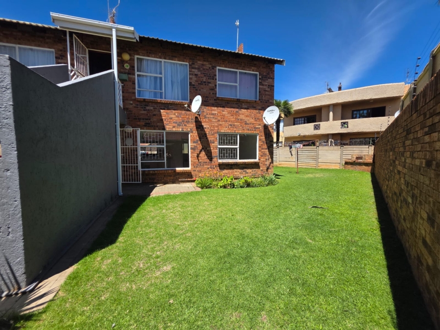 To Let 2 Bedroom Property for Rent in Pellissier Free State